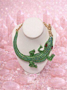 ALIGATOR SHIVE STATEMENT NECKLACE